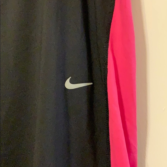 Pink and Black Nike Crop Leggings Size 1X - Picture 2 of 3